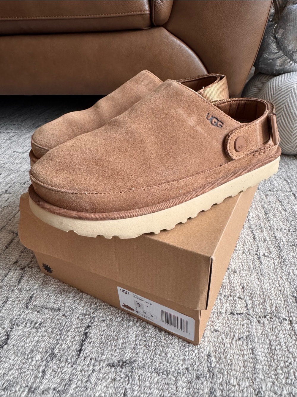 Ugg Goldenstar Clogs Chestnut 9